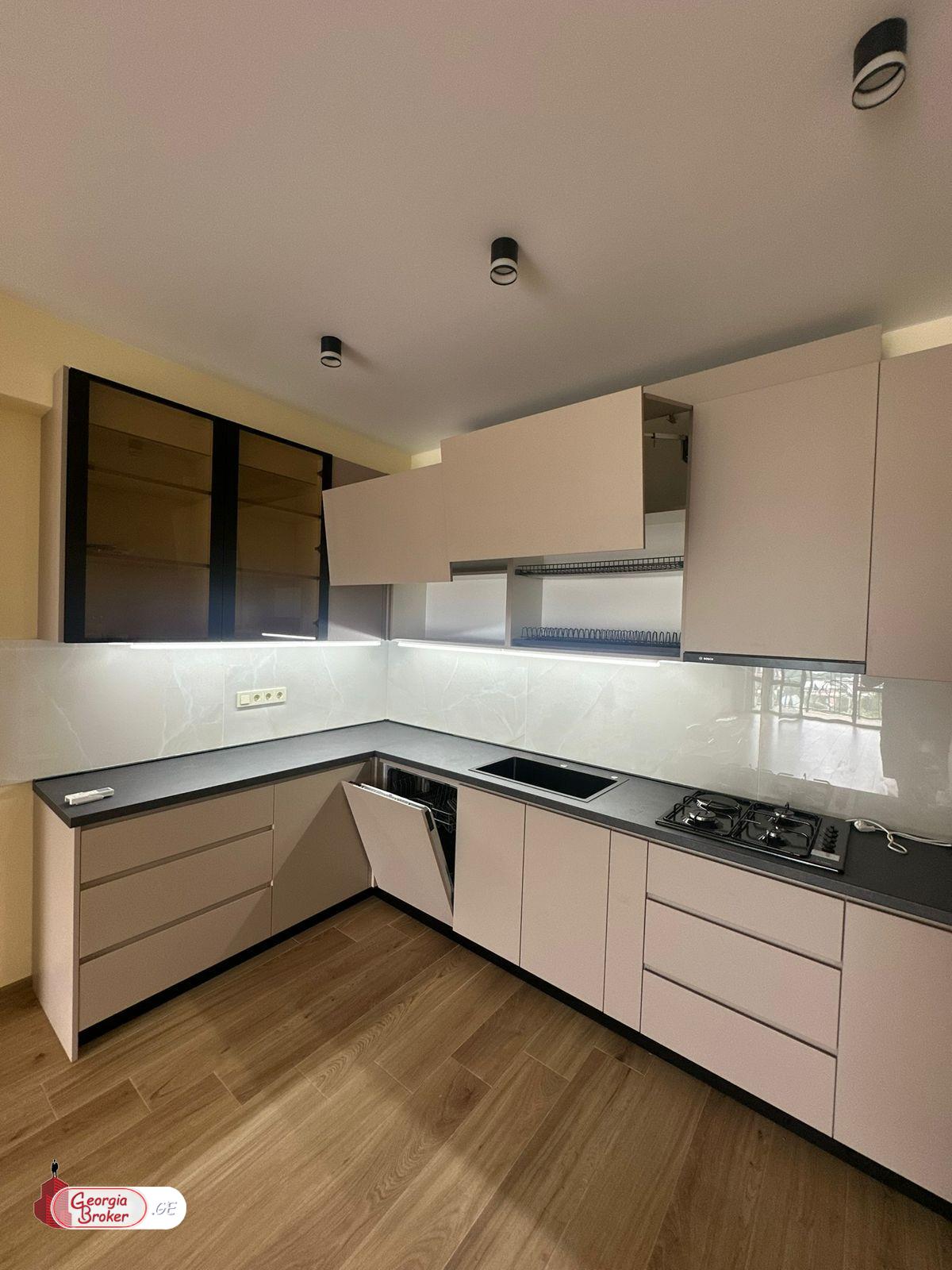 იყიდება ახალი გარემონტებული 3 ოთახიანი ბინა